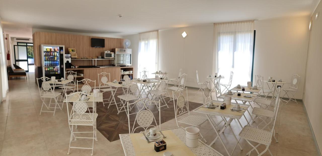 Hotel Aquasole à Mercallo Extérieur photo