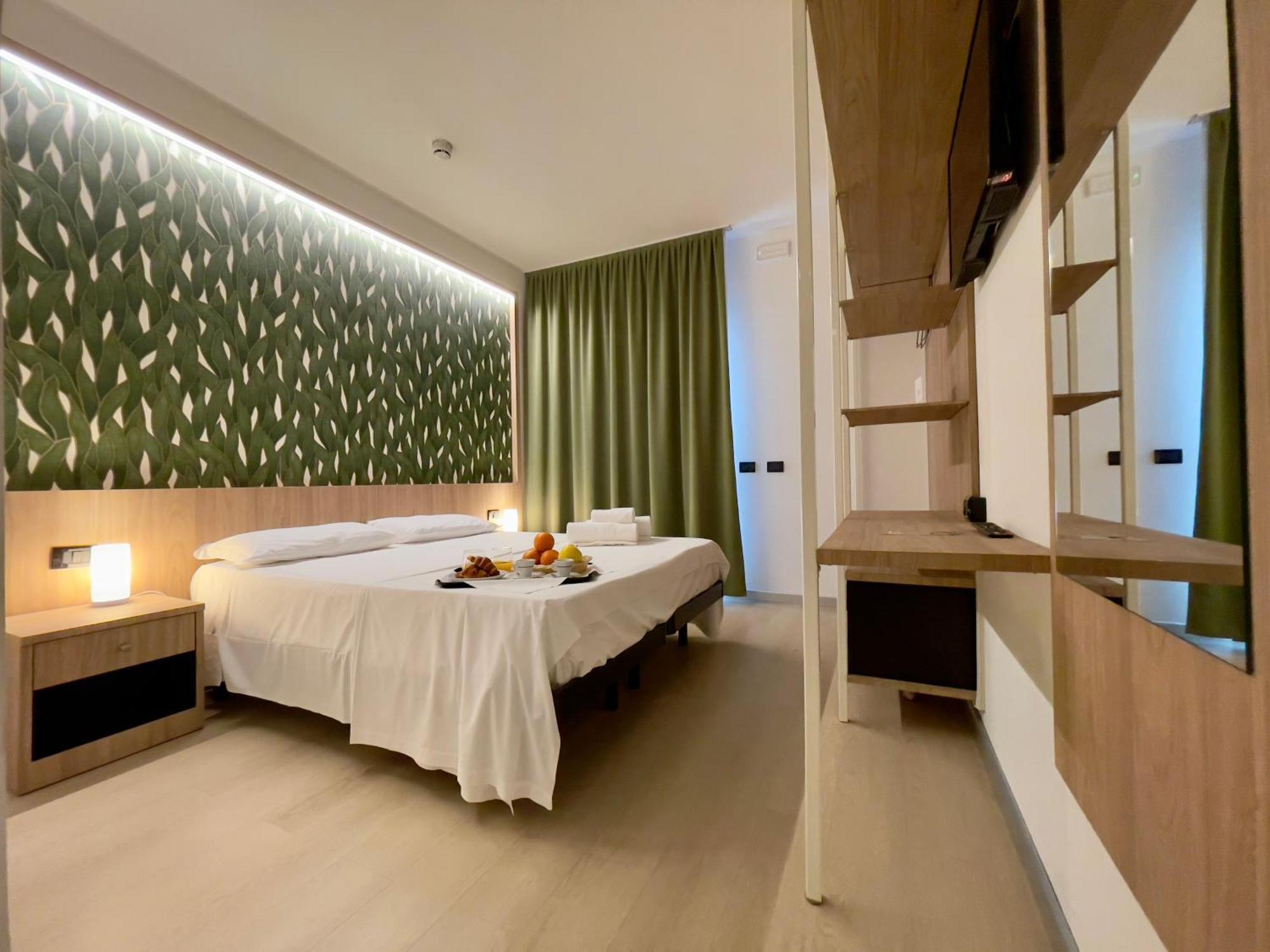 Hotel Aquasole à Mercallo Extérieur photo