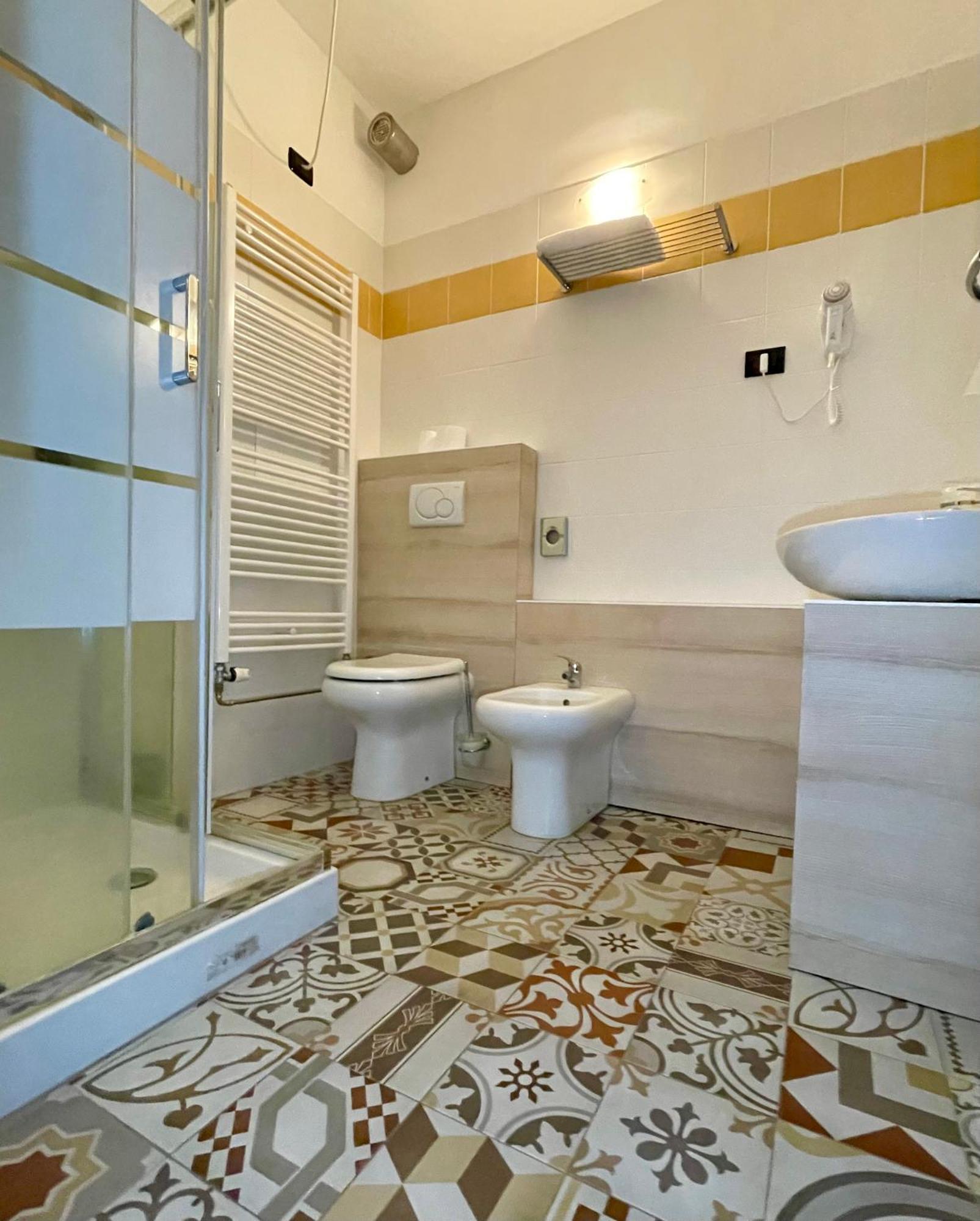 Hotel Aquasole à Mercallo Extérieur photo